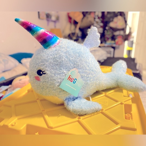Hug Me Festive Voice Narwhal Plushie - Picture 4 of 4